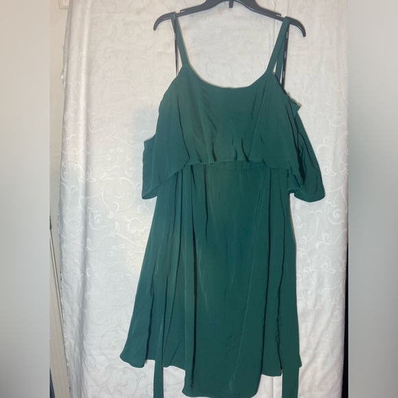 NWT Eloquii Plus  Green Off Cold Shoulder Wrap Dress - Picture 6 of 14
